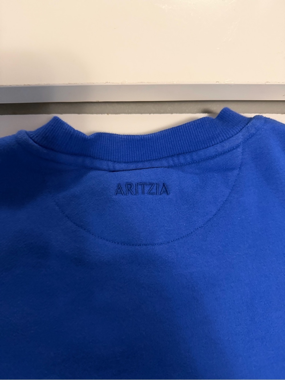 Aritzia Cozy Sweatfleece Perfect Crew Sweatshirt - Picture 4 of 5
